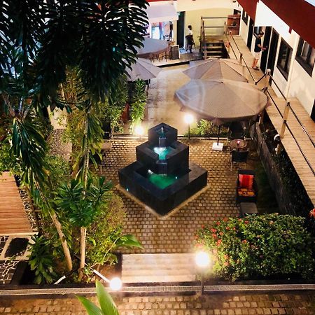 Détente Hôtel Abiyán Exterior foto